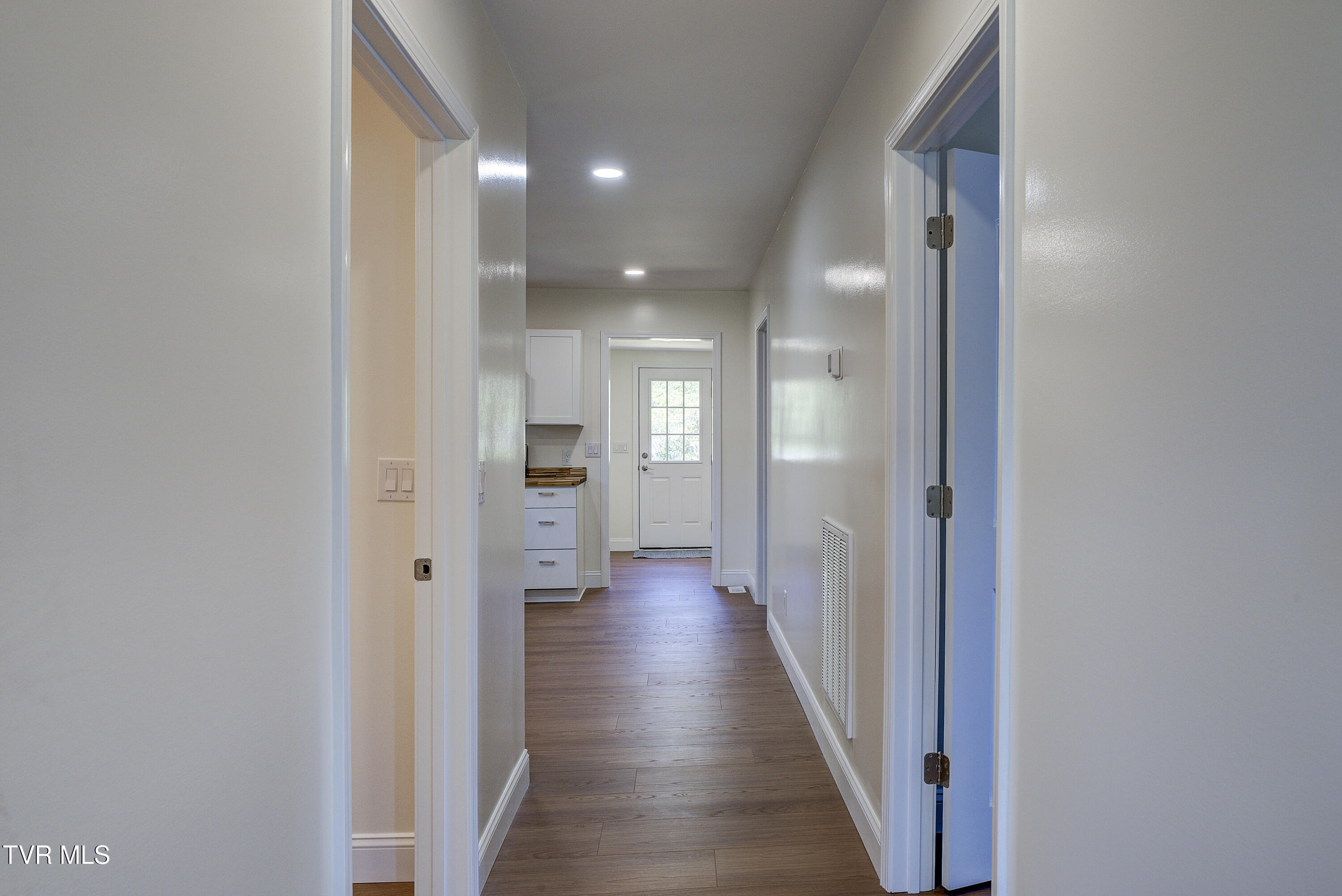 511 Coffee Street Erwin, TN 37650 - Photo 16 of 36 hallway