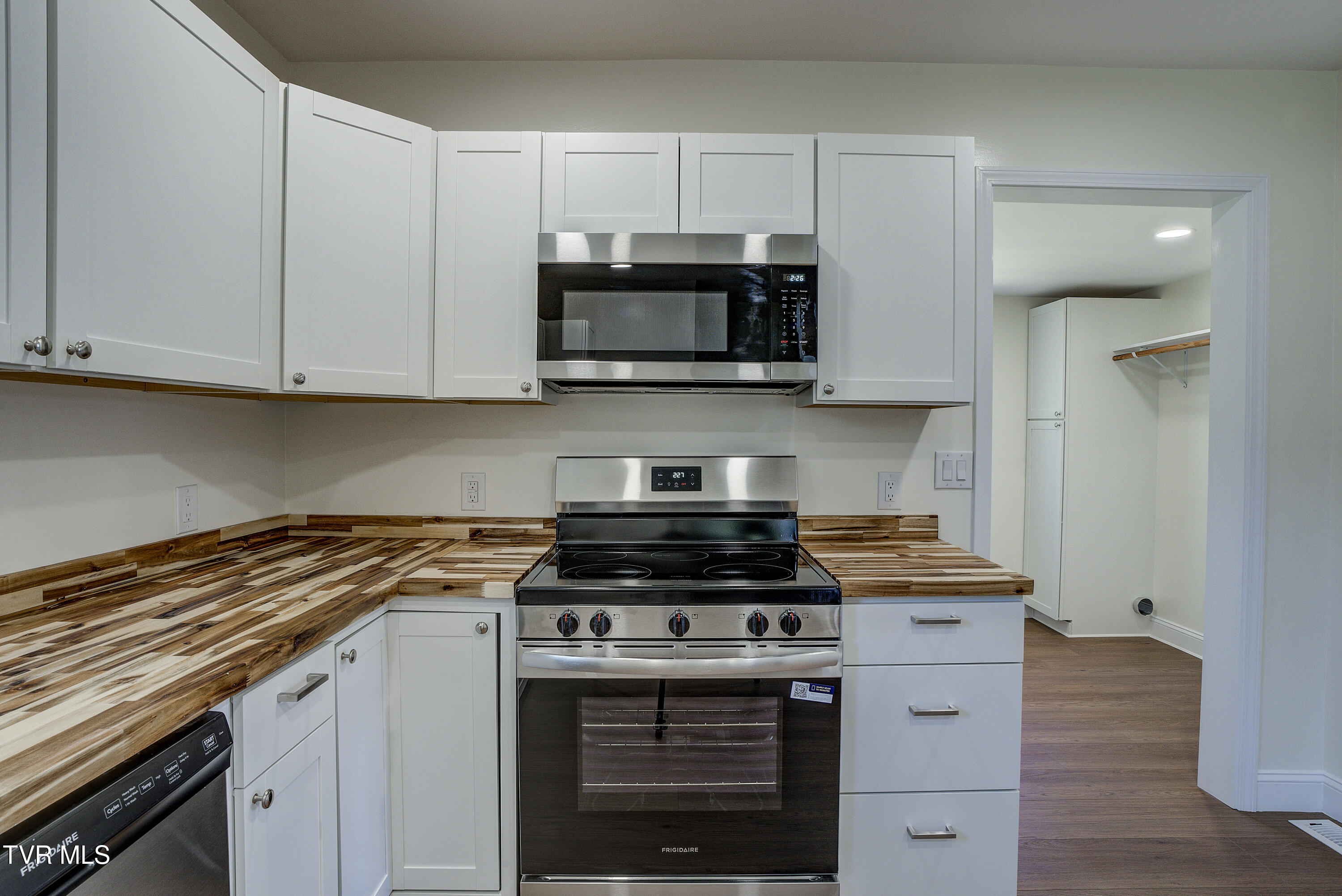 511 Coffee Street Erwin, TN 37650 - Photo 23 of 36 Kitchen-2