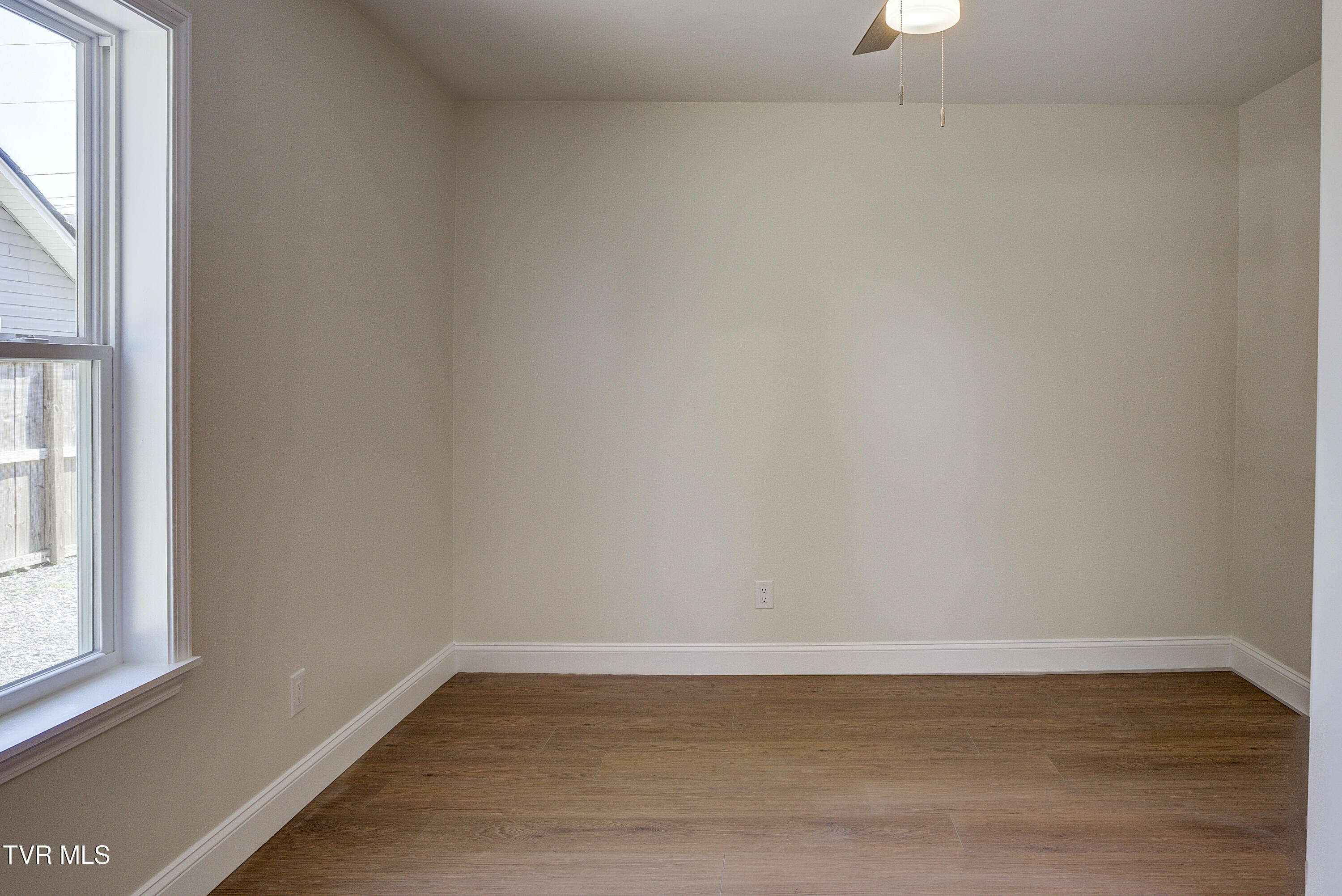 511 Coffee Street Erwin, TN 37650 - Photo 32 of 36 Primary-bed