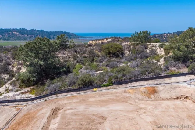 $2,078,000 | 3 Via Del Mar, Unit 3, San Diego, CA 92130