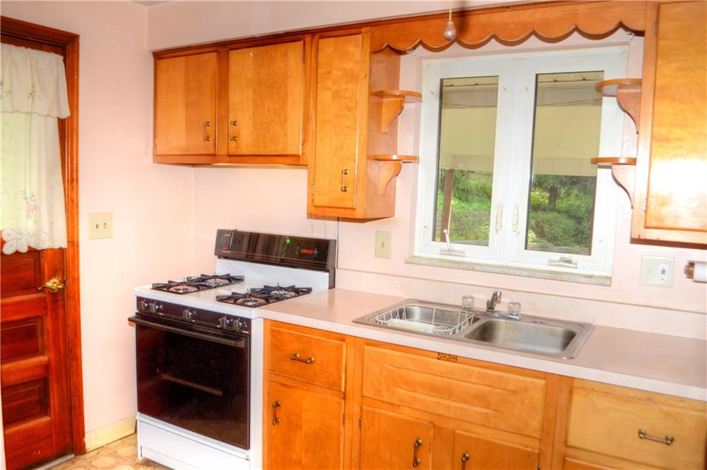 110 Harding Road Pittsburgh, PA 15229 - Photo 7 of 16 Gallery Image 7