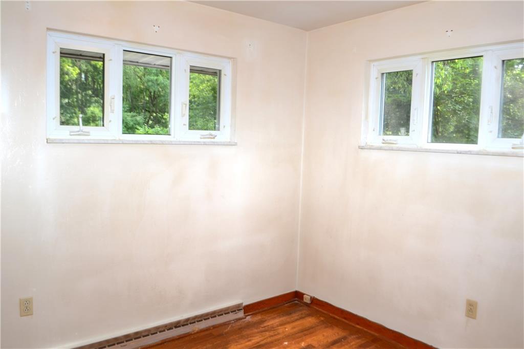 110 Harding Road Pittsburgh, PA 15229 - Photo 10 of 16 Gallery Image 10