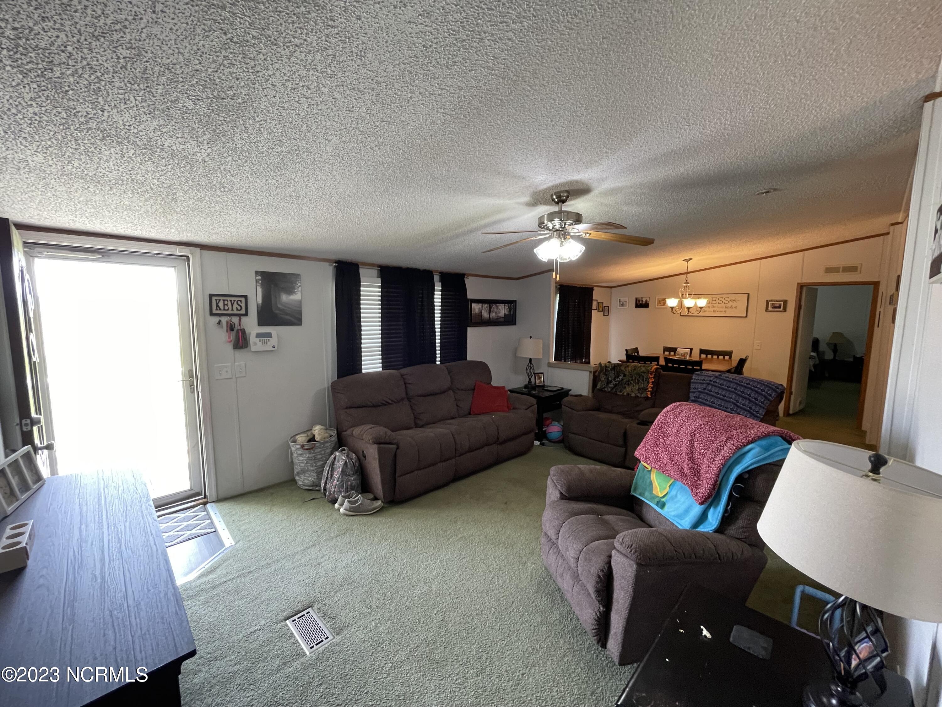 FAMILYROOM (3)