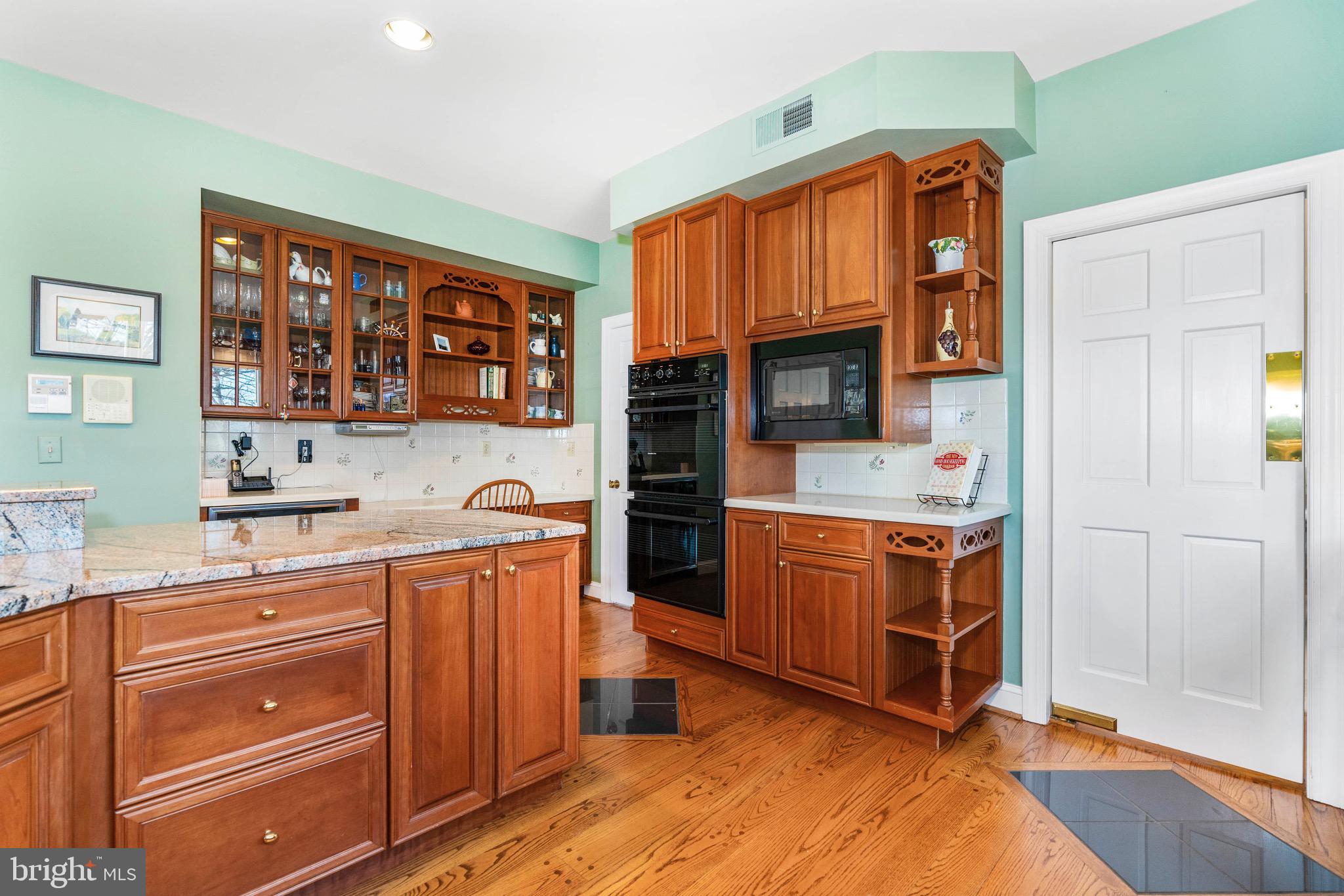 112 St Moritz Drive Wilmington, DE 19807 - Photo 27 of 59 Space to accommodate all cooking needs.
