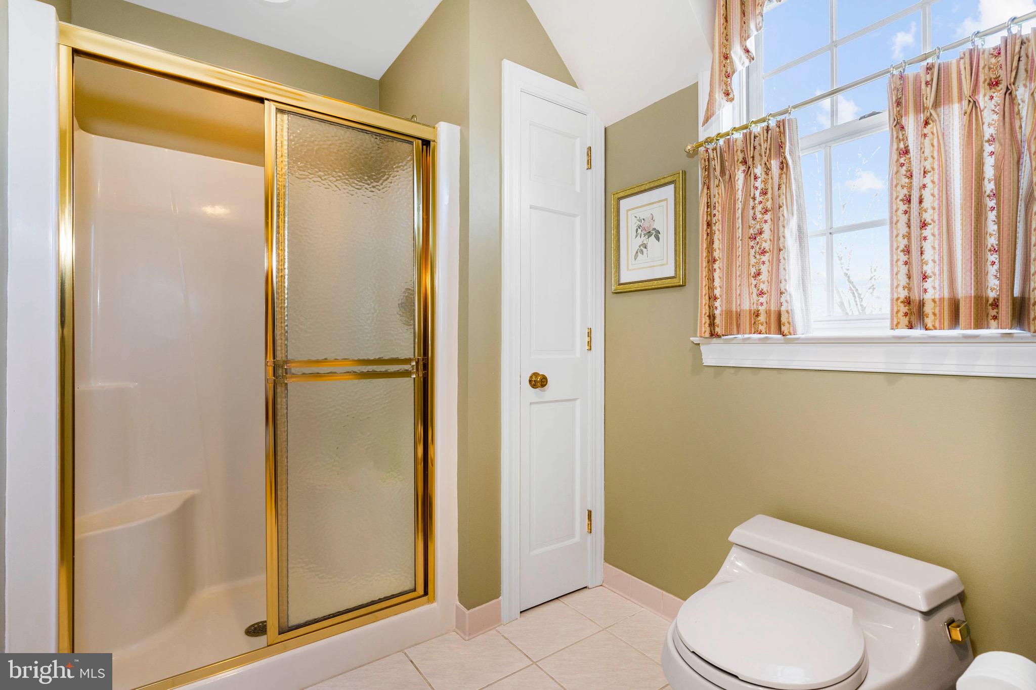 112 St Moritz Drive Wilmington, DE 19807 - Photo 44 of 59 En suite bath for bdrm #4