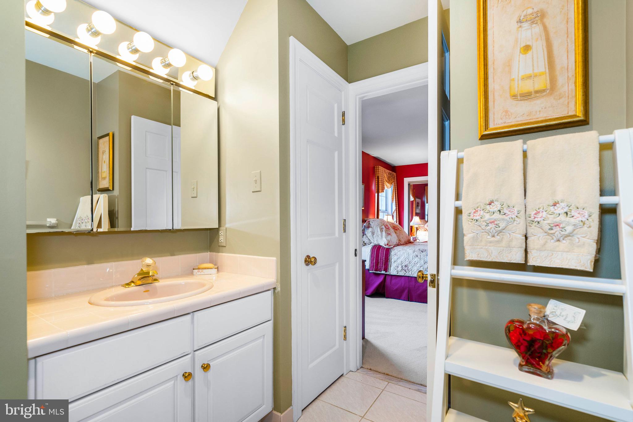 112 St Moritz Drive Wilmington, DE 19807 - Photo 45 of 59 En suite bath for bdrm #4