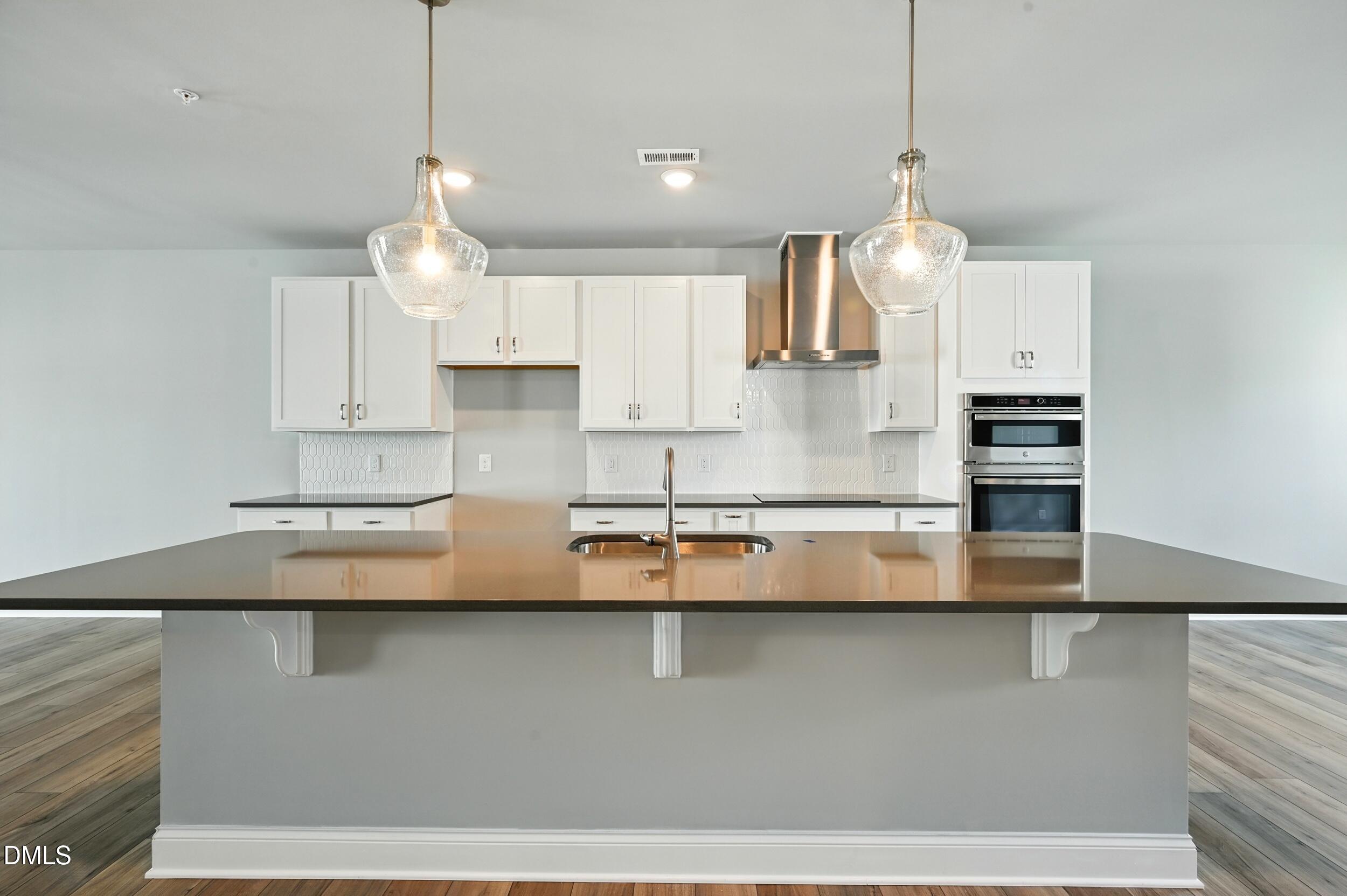 1242 Coach Sta Alley, Unit 201 Raleigh, NC 27601 - Photo 5 of 37