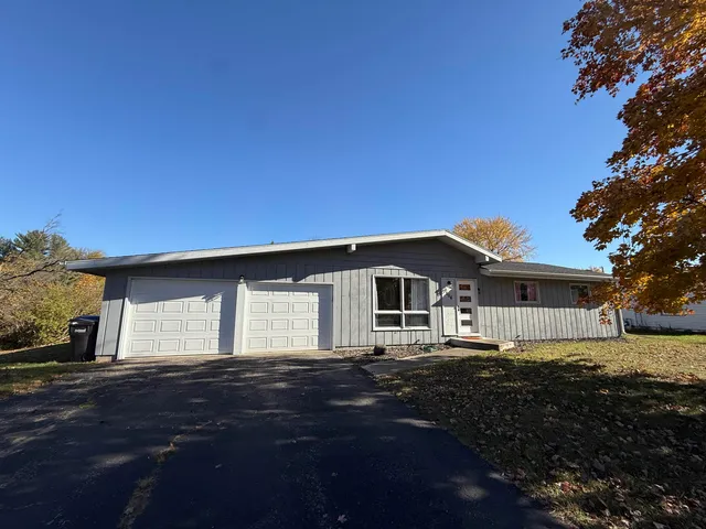 $300,000 | 104 East 3rd Avenue, Brodhead, WI 53520