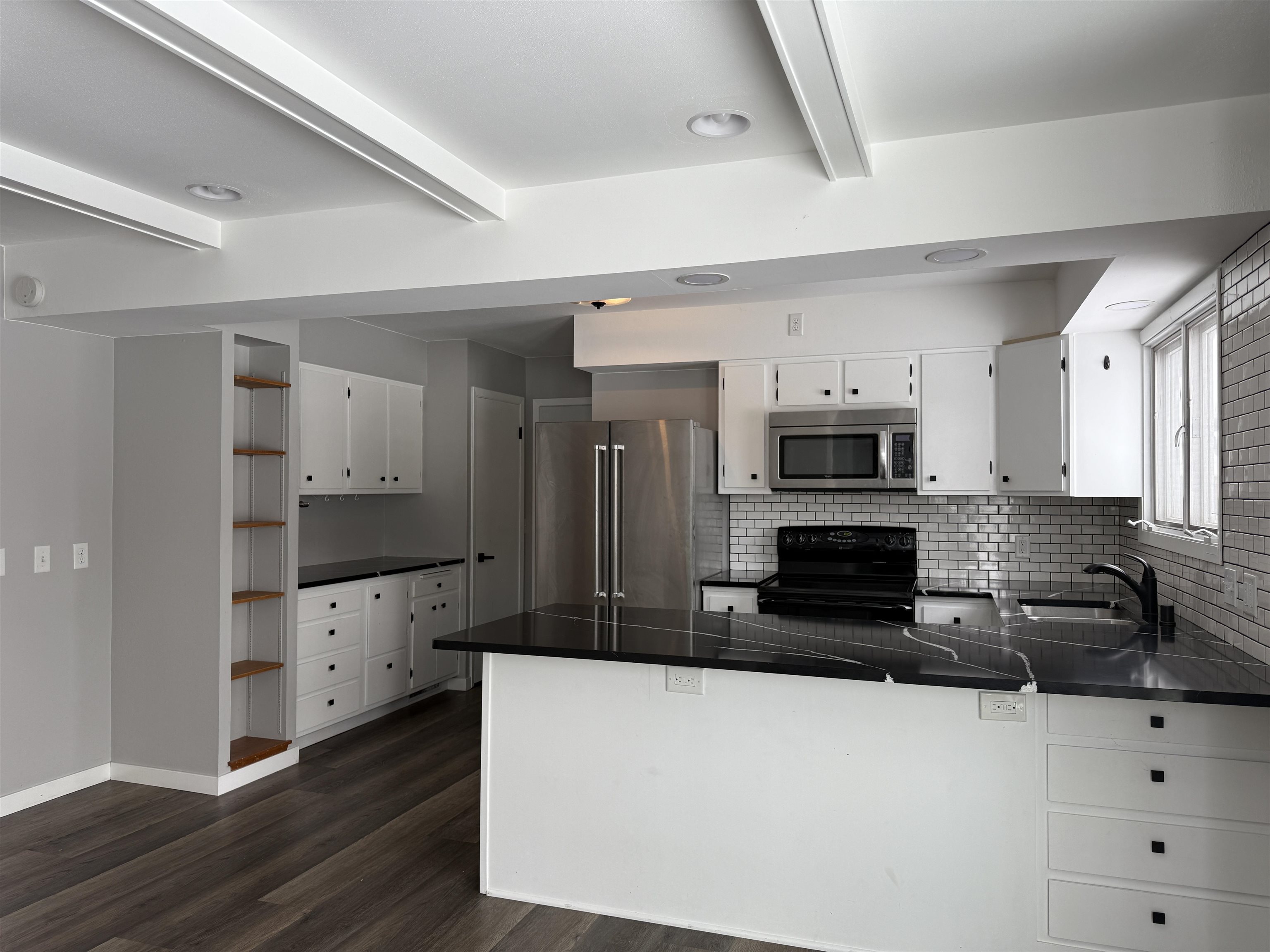 104 East 3rd Avenue Brodhead, WI 53520 - Photo 4 of 24