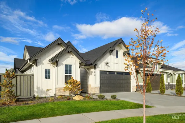 $559,900 | 3710 West Silver River Lane, Meridian, ID 83646