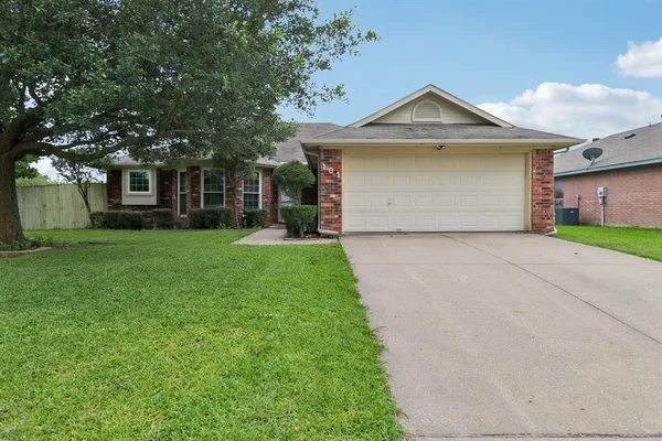 $273,000 | 101 Apache Trail, Alvarado, TX 76009