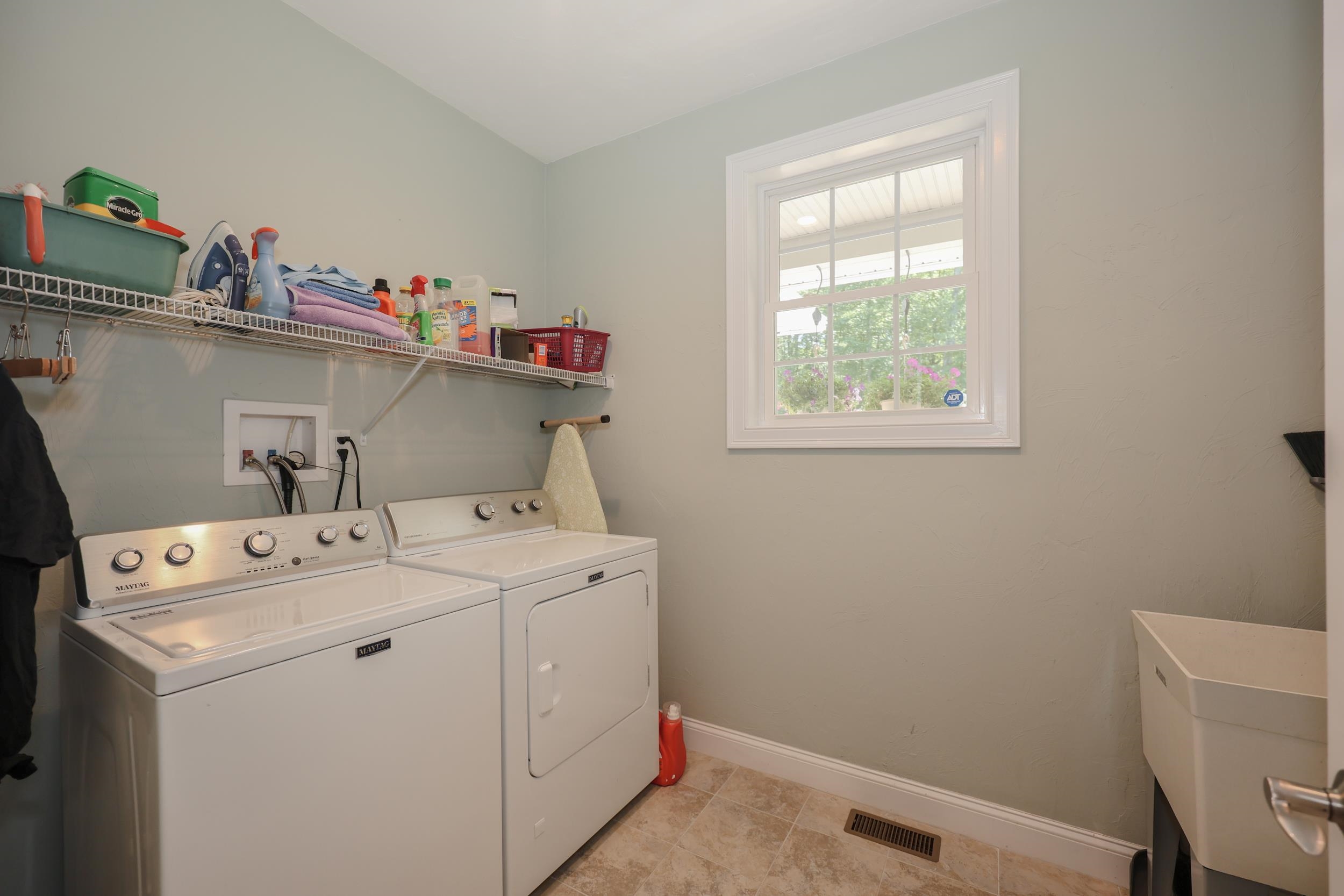145 Clement Road Pelham, NH 03076 - Photo 31 of 46