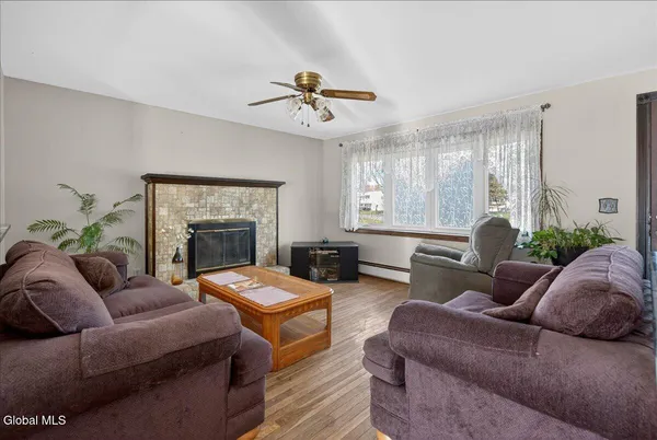 $299,500 | 25 Dorchester Drive, Stillwater, NY 12170