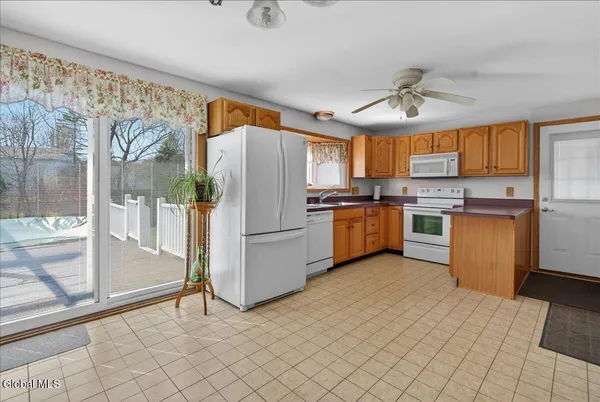 $299,500 | 25 Dorchester Drive, Stillwater, NY 12170