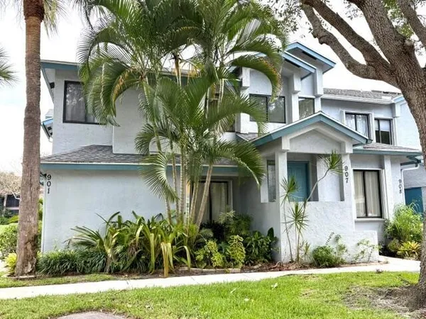 $274,900 | 907 Harbour Pointe Way, Greenacres, FL 33413