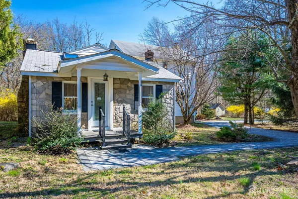 $480,000 | 16 Sky Top Road, Port Murray, NJ 07865