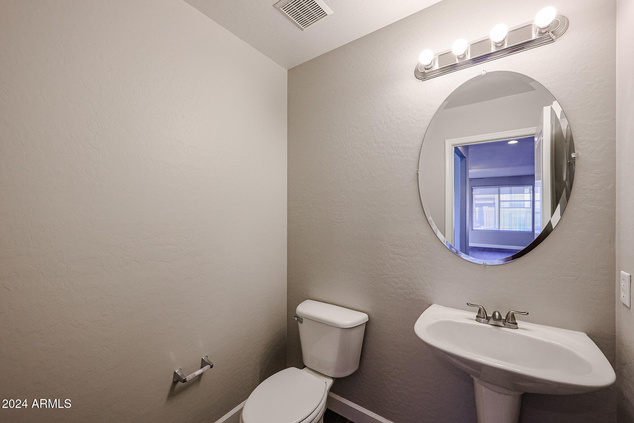 3264 East Los Altos Road Gilbert, AZ 85297 - Photo 13 of 61 1/2 bath down