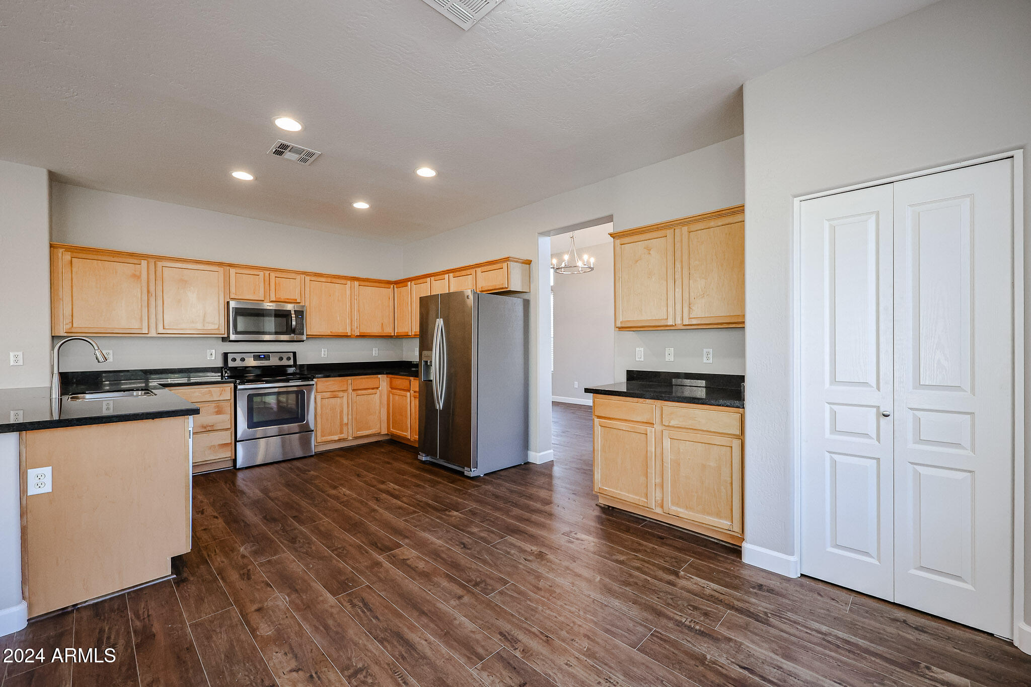 3264 East Los Altos Road Gilbert, AZ 85297 - Photo 27 of 61 kitchen