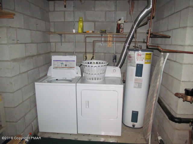 128 Totteridge Road Bushkill, PA 18324 - Photo 13 of 25 12-Washer Dryer