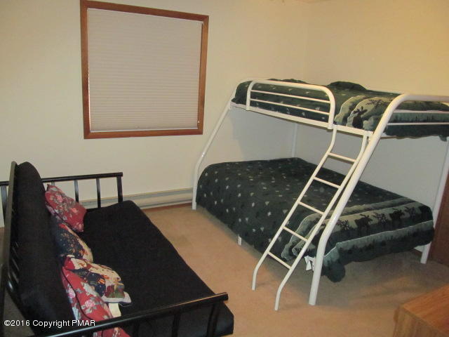 128 Totteridge Road Bushkill, PA 18324 - Photo 8 of 25 7-Bed3