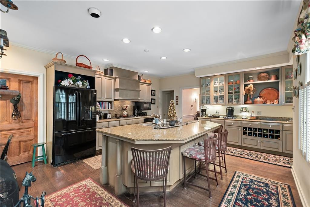 315 Old Mill Road Pittsburgh, PA 15238 - Photo 3 of 47