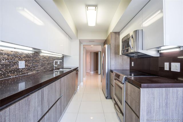 $600,000 | 21055 Yacht Club Drive, Unit 2608, Aventura, FL 33180