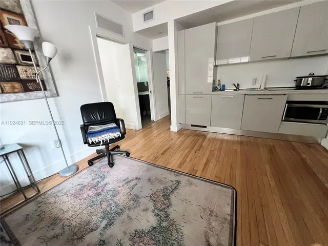 $2,800 | 600 15th Street, Unit 10, Miami Beach, FL 33139