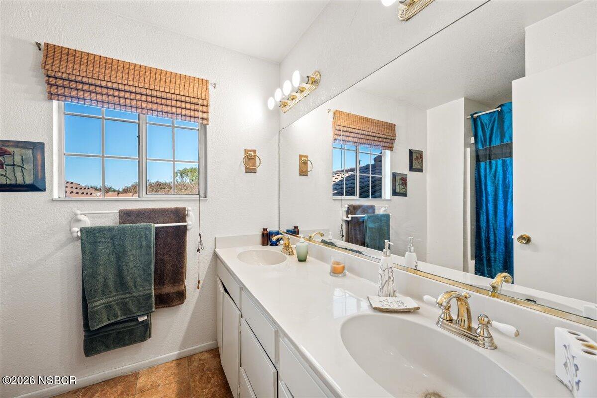 157 Point Sal Dunes Way Guadalupe, CA 93434 - Photo 18 of 30 20-Bathroom