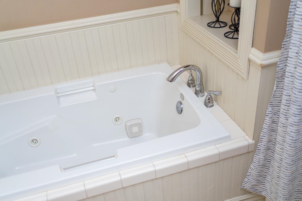 1594 Tinkling Spring Road Staunton, VA 24401 - Photo 56 of 69 a bathroom with a bathtub