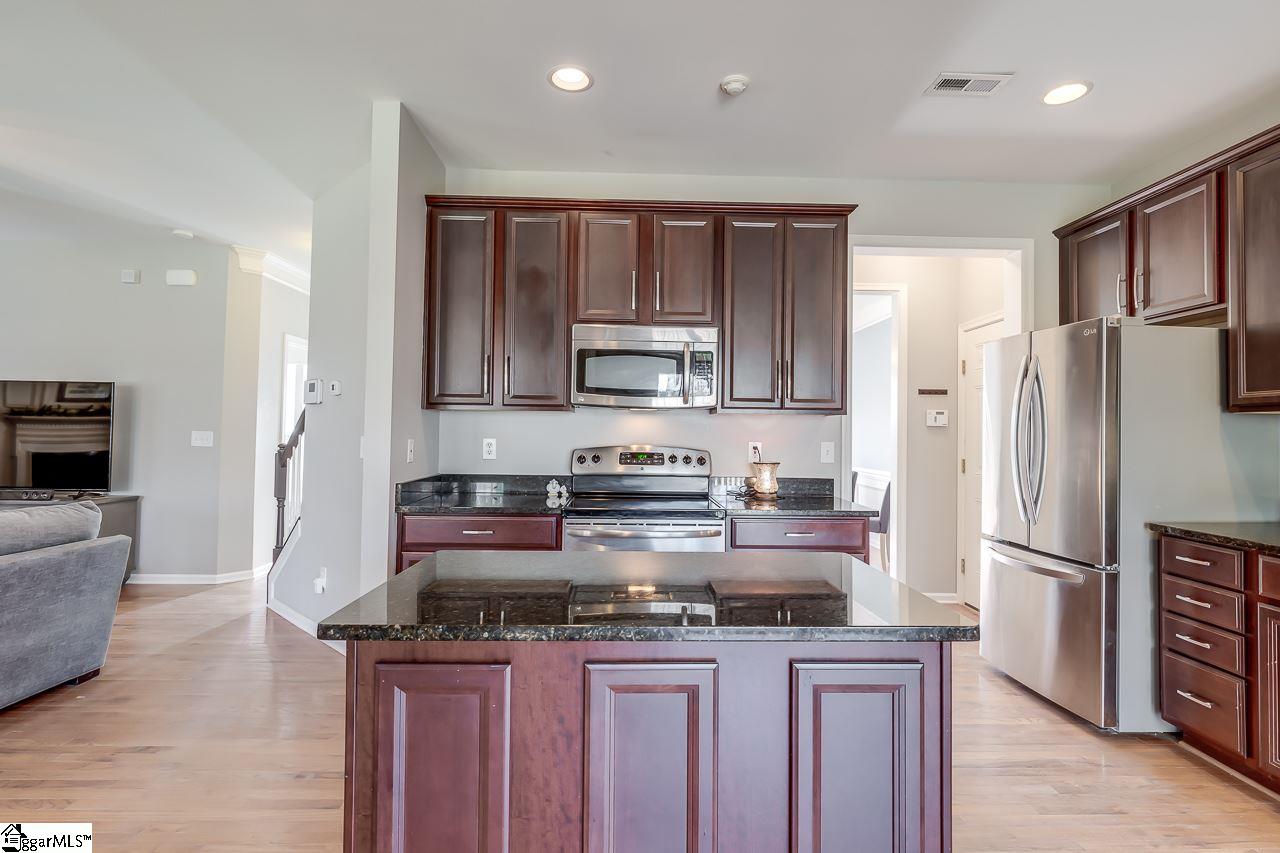 328 Amberleaf Way Simpsonville, SC 29681 - Photo 14 of 36 Gallery Image 14