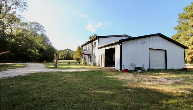 $475,000 | 111 10th Street, Shepherd, TX 77371