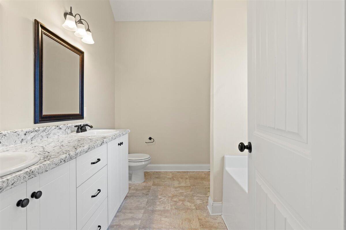 129 Macedonia Road North Augusta, SC 29860 - Photo 21 of 36 21-Master Bathroom