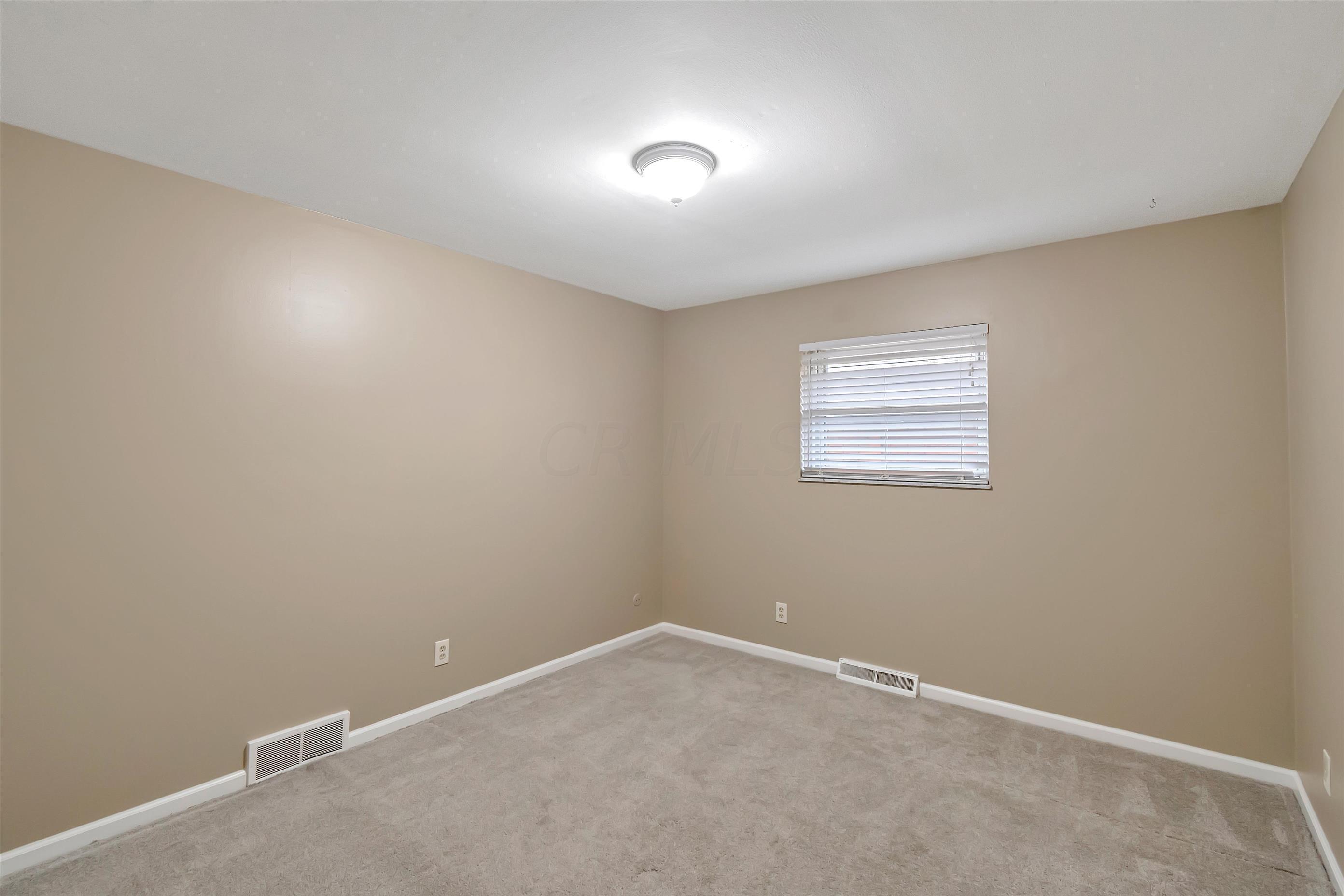 415 James Road Columbus, OH 43230 - Photo 21 of 36 F8_415JamesRd_17
