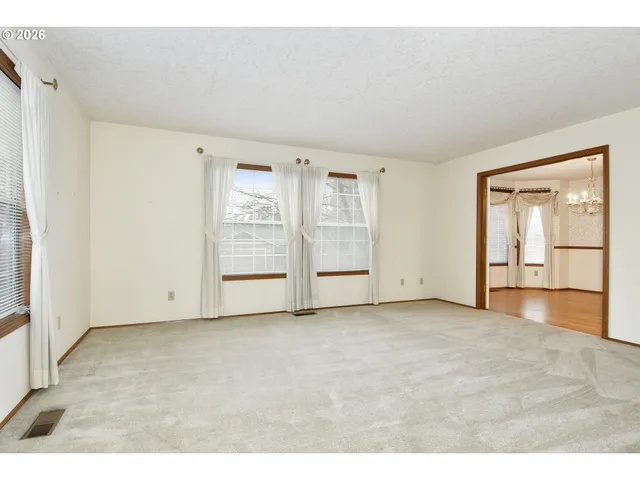 $590,000 | 17915 Monticello Drive, Gladstone, OR 97027