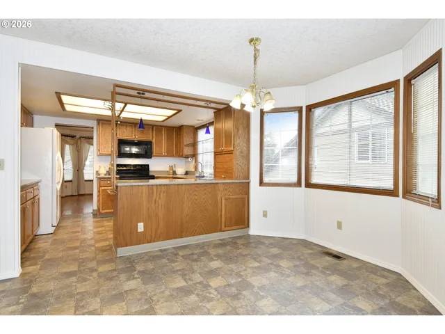 $590,000 | 17915 Monticello Drive, Gladstone, OR 97027