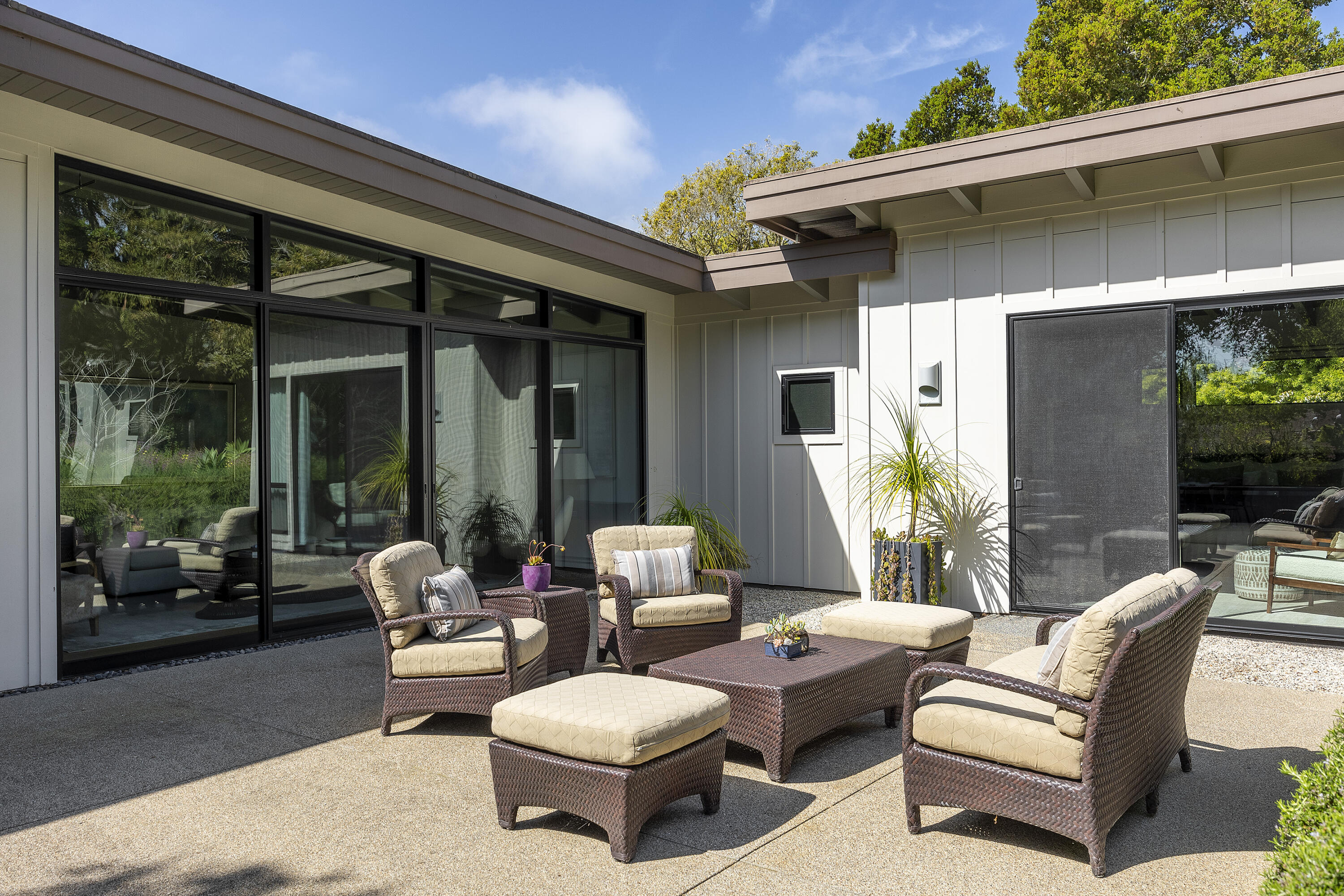 1410 School House Road Montecito, CA 93108 - Photo 15 of 21 Patio