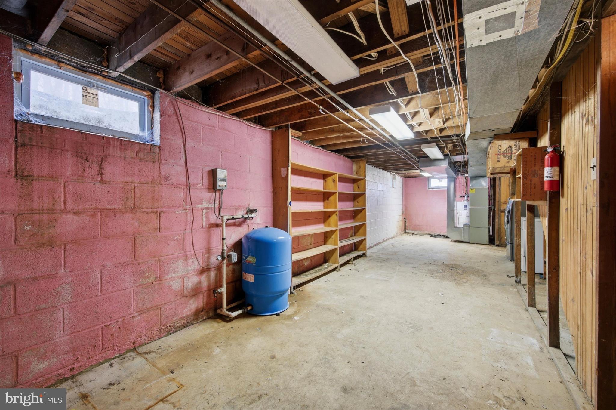 129 Locksley Road Glen Mills, PA 19342 - Photo 24 of 36 a view of empty room with storage
