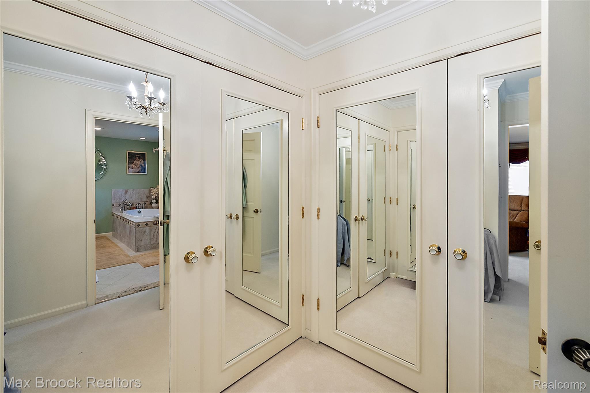 1319 Charrington Road Bloomfield Hills, MI 48301 - Photo 18 of 47 44-1319 Charrington Rd-44.jpg