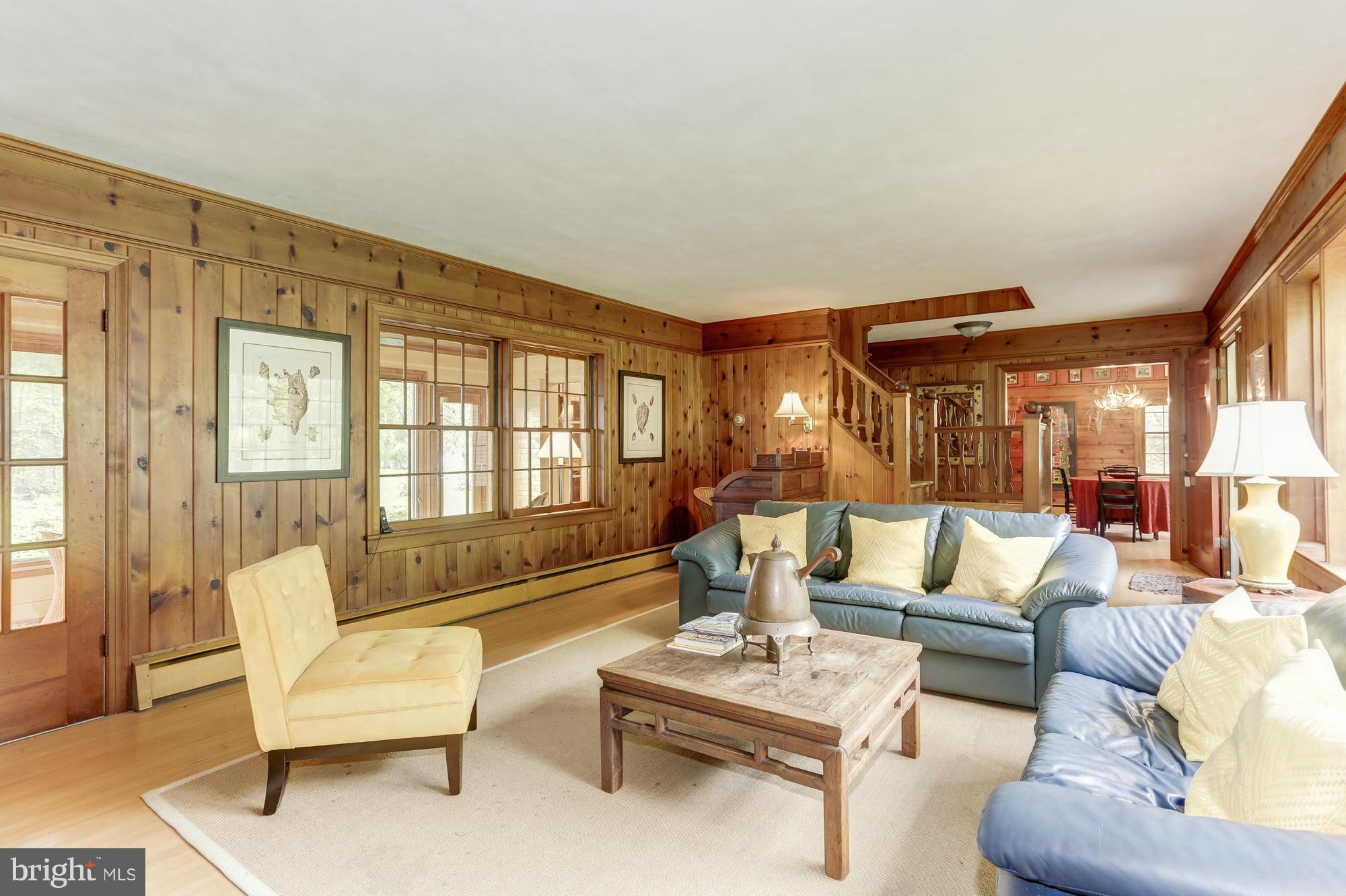 1809 Hudson Road Cambridge, MD 21613 - Photo 5 of 30 Living Room