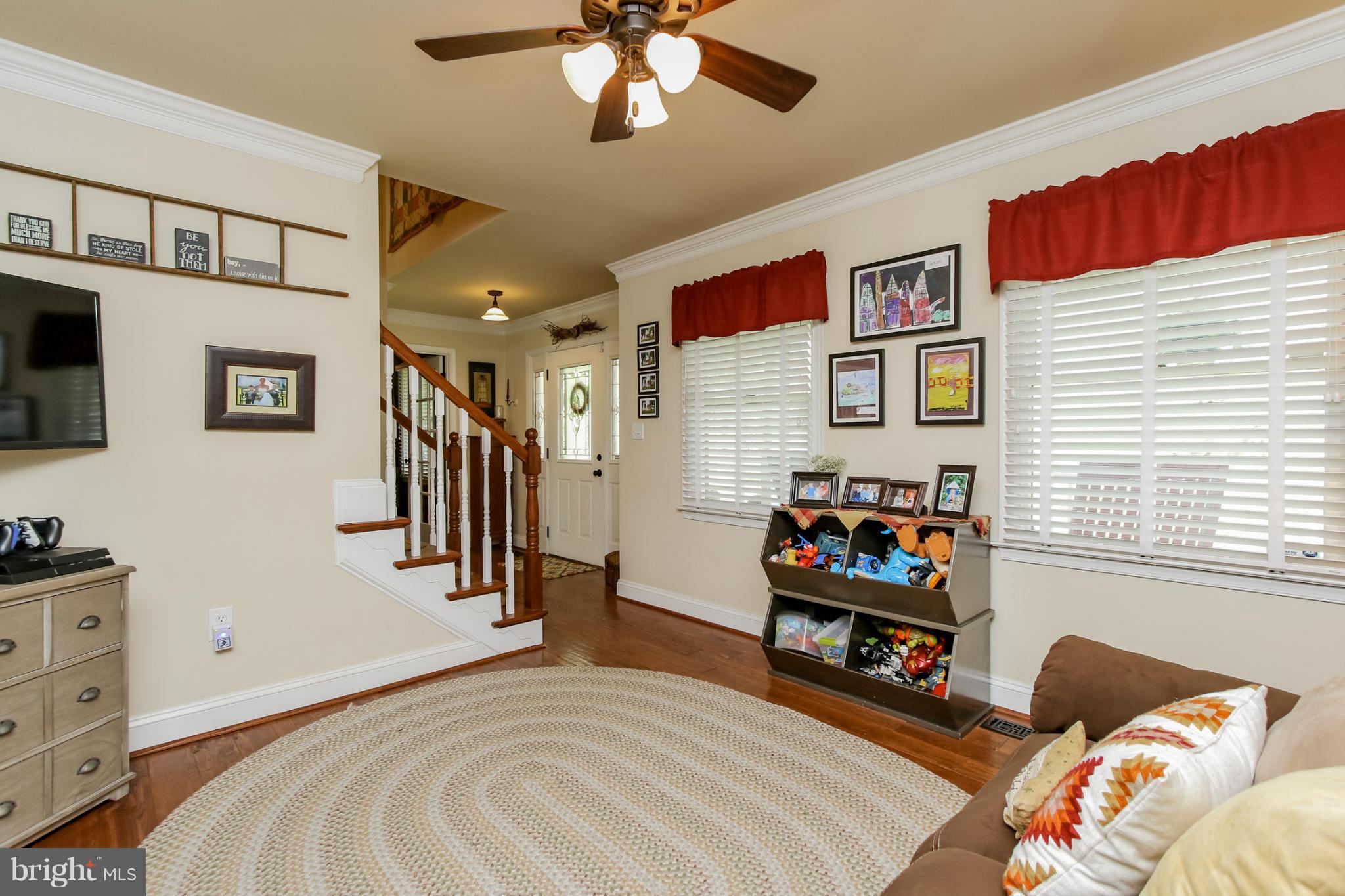 1940 Long Corner Road Mount Airy, MD 21771 - Photo 7 of 30 Living Room