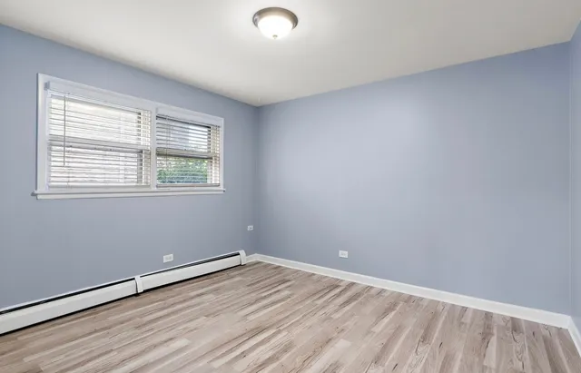 $2,100 | 2308 Oakton Street, Unit 1, Park Ridge, IL 60068