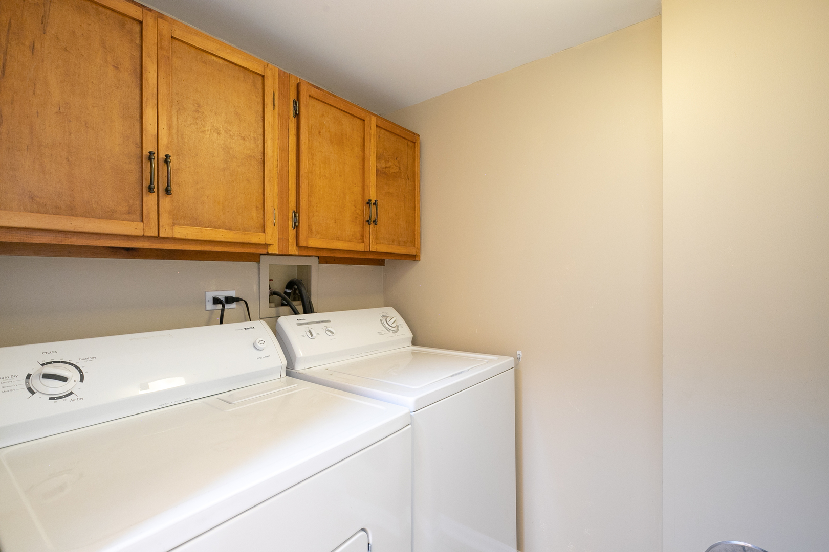 1900 Gresham Circle, Unit B Wheaton, IL 60189 - Photo 14 of 19 a utility room with dryer and washer