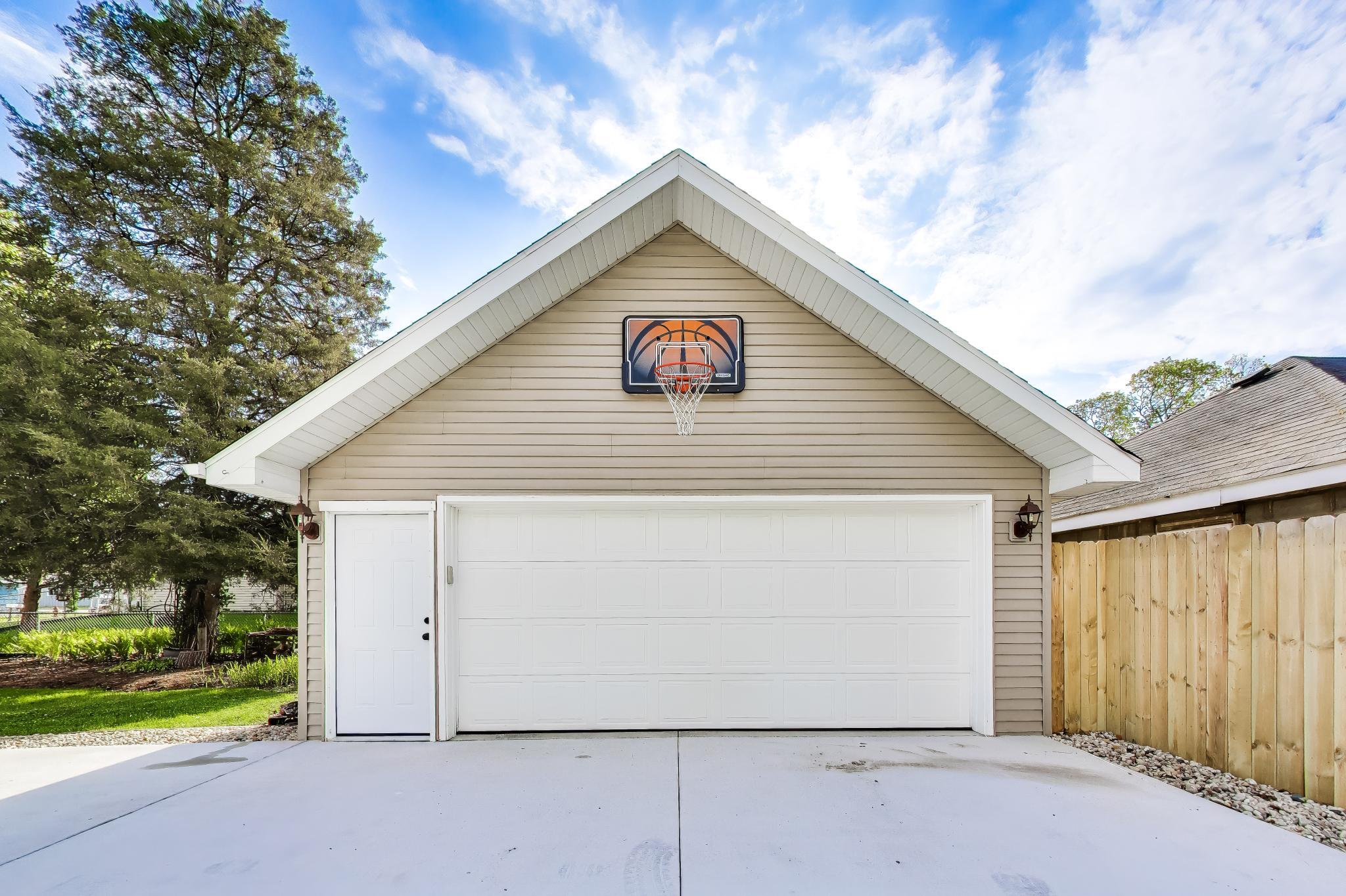 335 Howard Street Walworth, WI 53184 - Photo 19 of 20 Garage