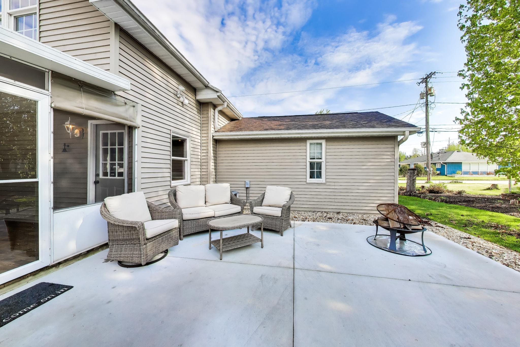 335 Howard Street Walworth, WI 53184 - Photo 2 of 20 Patio