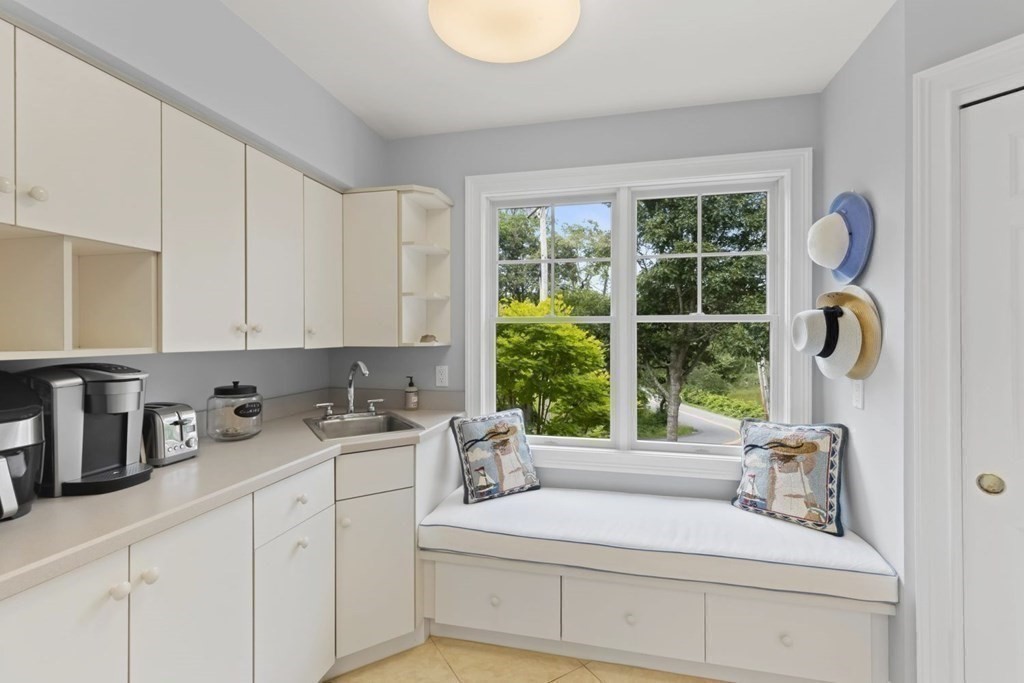 184 Quanset Road Orleans, MA 02653 - Photo 16 of 40 Gallery Image 16