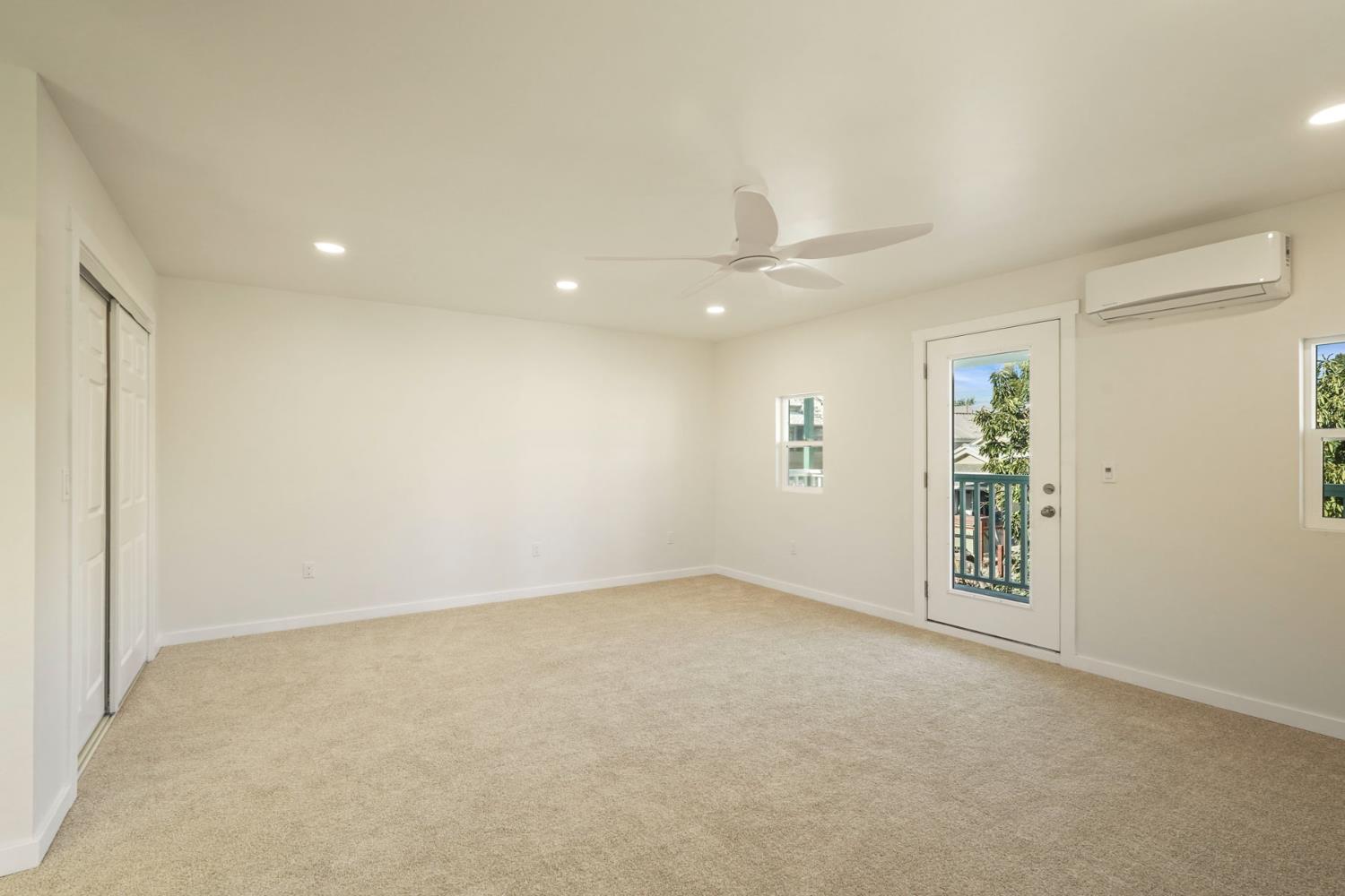 1269 B Street Walnut Grove, CA 95690 - Photo 28 of 42 an empty room with windows and closet