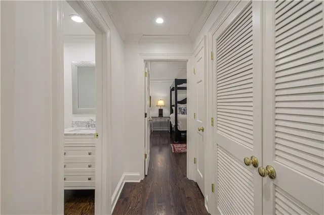 $1,200,000 | 7 Le Mans Court, Prairie Village, KS 66208