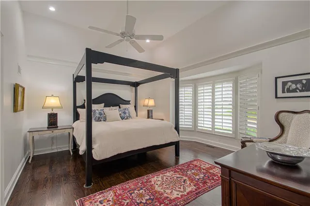 $1,200,000 | 7 Le Mans Court, Prairie Village, KS 66208