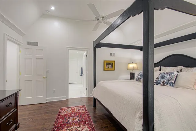 $1,200,000 | 7 Le Mans Court, Prairie Village, KS 66208