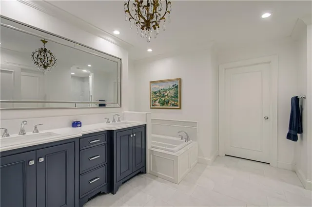 $1,200,000 | 7 Le Mans Court, Prairie Village, KS 66208